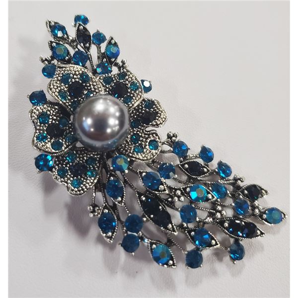 RHINESTONE FLOWER BURST BROOCH