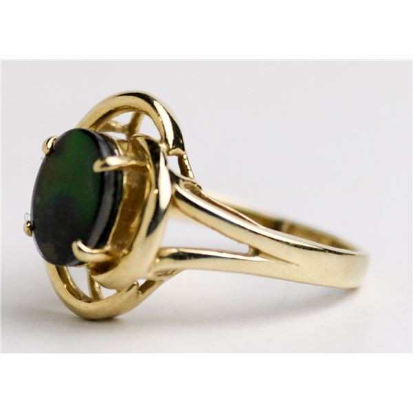 14 KARAT YELLOW GOLD AMMOLITE RING