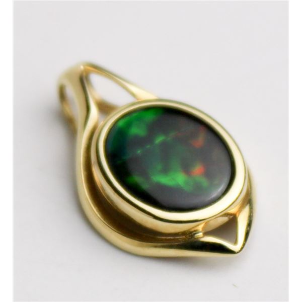 14 KARAT YELLOW GOLD AMMOLITE PENDANT