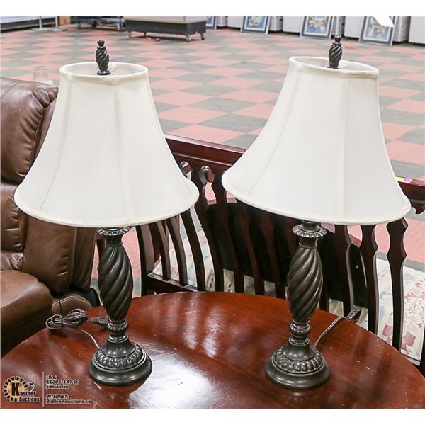 LOT OF 2 TABLE LAMPS 27" TALL