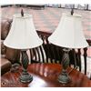 Image 1 : LOT OF 2 TABLE LAMPS 27" TALL