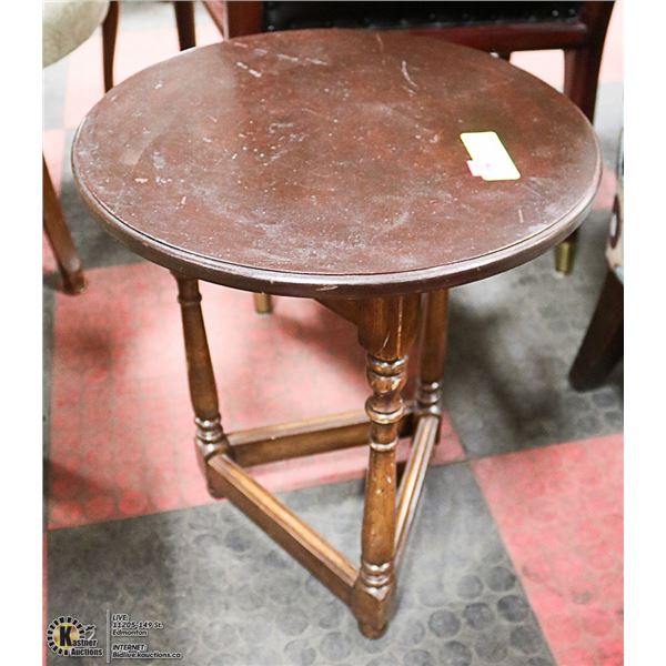 SMALL WOOD STAND 18" TALL