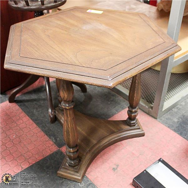 VINTAGE WOOD END TABLE 22" X 21"