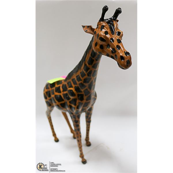 HAND CRAFTED GIRAFFE FIGURE