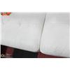 Image 3 : WHITE CORNER 2 SECTION COUCH