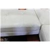 Image 5 : WHITE CORNER 2 SECTION COUCH