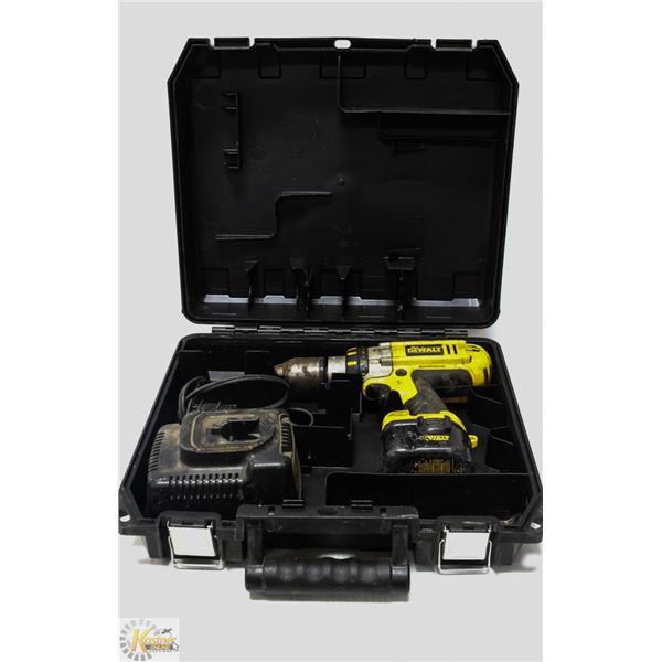 DEWALT 12V DRILL IN HARD CASE WITH BATTERY AND