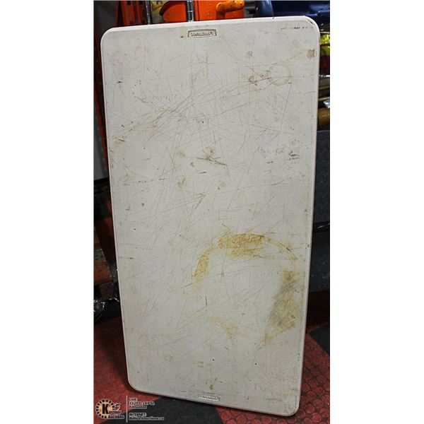 4 FOOT PORTABLE COLLAPSIBLE TABLE