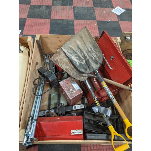 LARGE CRATE OF COMMERCIAL TOOL AND ACCESSORIES