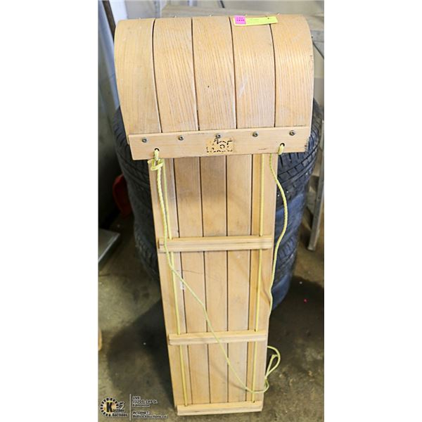 LOT OF 2 TOBOGGANS WITH ROPE