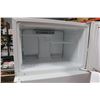 Image 3 : MOFFAT 18 CUBIC FT FRIDGE