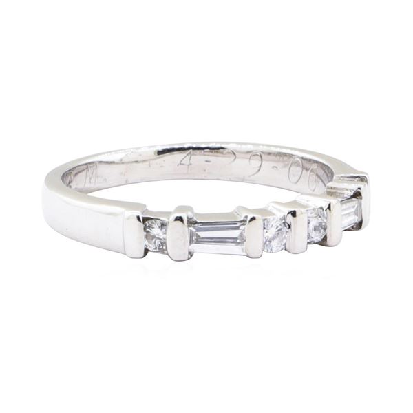 0.40 ctw Diamond Ring - 14KT White Gold