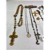 Image 2 : Nice Vintage Lot Of Rosaries, Crosses, Saint Christopher, Etc.