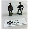 Image 2 : 2 Antique Lead Soldiers