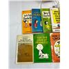 Image 2 : 12 Vintage Charley Brown Peanuts Cartoon Novel Books