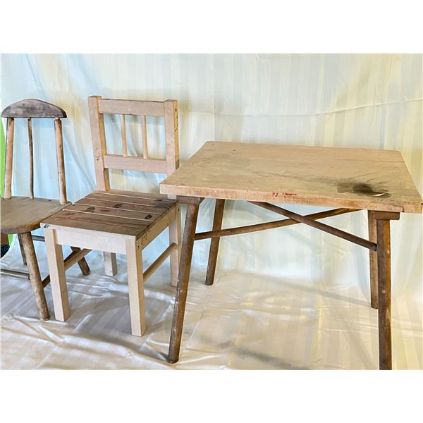 Kids Table and Chairs