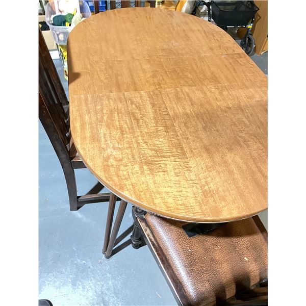 Dining table with leaf & 4 chairs