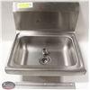 Image 1 : NEW WALL MOUNTED HAND SINK