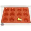 Image 1 : 2 SILICONE 6 MUFFIN MOLDS