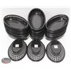 Image 1 : LOT OF 36 BLACK PLASTIC OVAL SERVING BASKETS