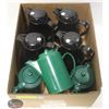 Image 1 : FLAT OF POLY SWIRL SERVERS & GREEN MINI PITCHERS