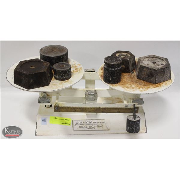 DETECTO 5KG WEIGH SCALE W/ WEIGHTS
