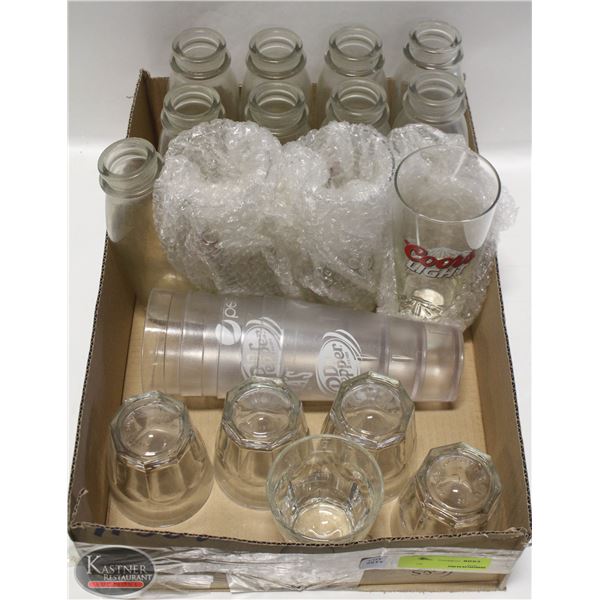 FLAT OF ASSORTED GLASS, TUMBLERS, AND DECOR JUGS