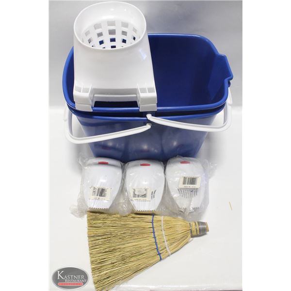 LOT OF 2 NEW WASH BUCKETS, 3 RUBBERMAID FRAGRANCE