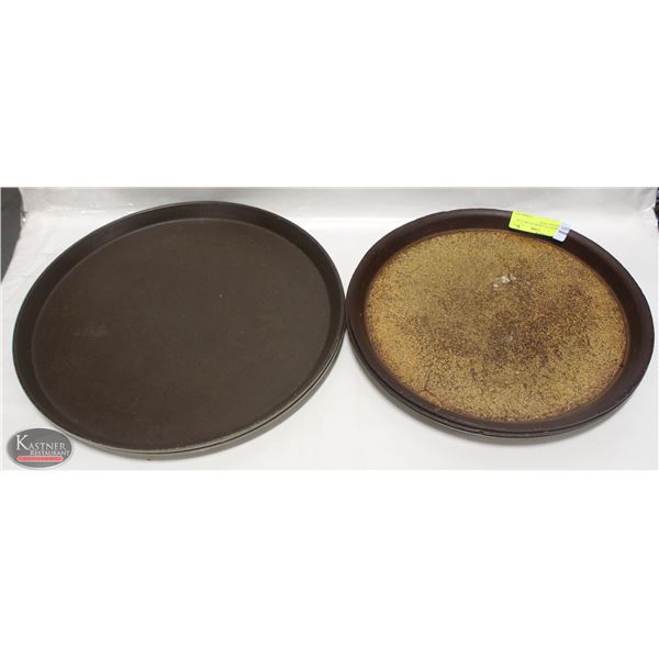 GROUP OF 6 ASSORTED CIRCULAR WAITING TRAYS