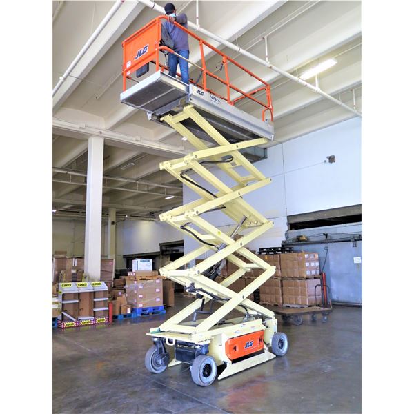 JLG 2646ES Scissor Lift (Runs, Drives, Lifts - See Video) (Upper Control Needs Repair)