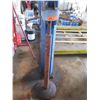 Image 2 : Metal Automotive Stand