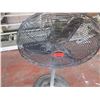 Image 2 : Dayton Pedestal Warehouse Fan #2LY97B