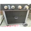 Image 7 : Rolling Brinkmann Gas BBQ Grill w/ Undershelf, Side Shelf & Side Burner