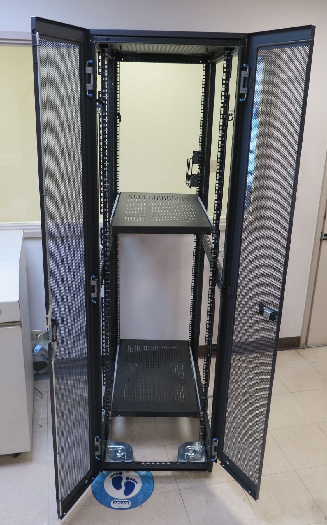 Werk Rudolf DELL PS38S Locking Server Racks 23