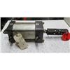 Image 1 : Worldwide Pneumatics Sliding Track (Take Up) for Bread Oven