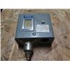 Image 2 : Penn All Range LBL141-1 & Johnson Controls P72LB-1 Pressure Controls