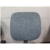 Image 8 : Qty 5 Rolling Office Chairs - 3 w/ Armrests