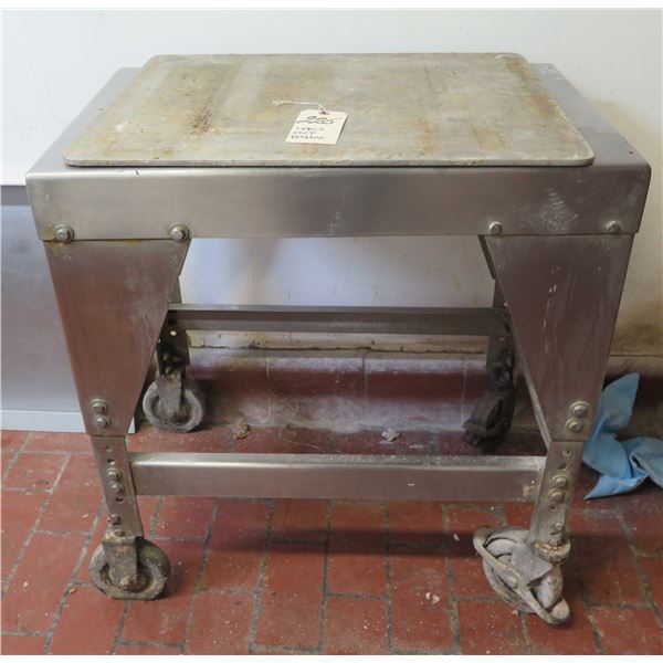 Metal Heavy Duty Rolling Stand 400 Lb Capacity (Tires need replacing)