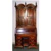 Image 1 : Queen Anne Secretary/Bookcase #1563899