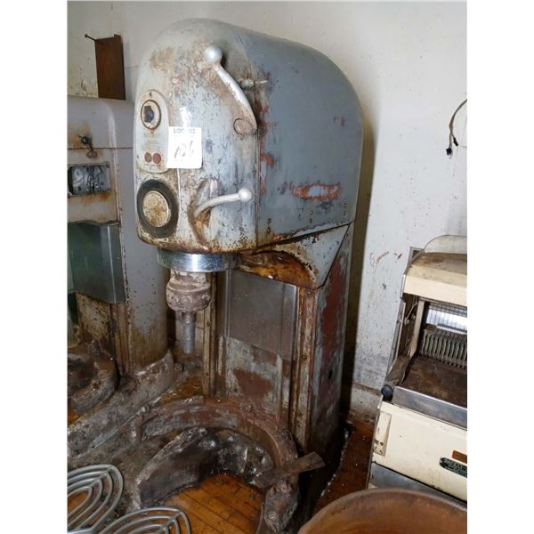 HOBART 140  QT / 3 HP COMMERCIAL PLANETARY FLOOR MIXER