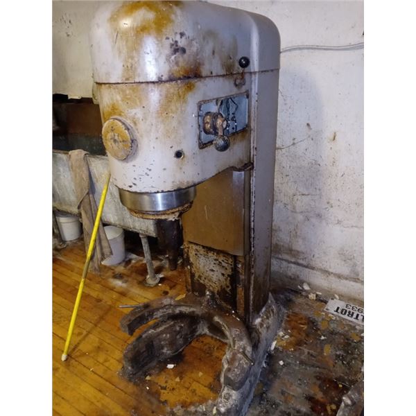 FLOOR MIXER