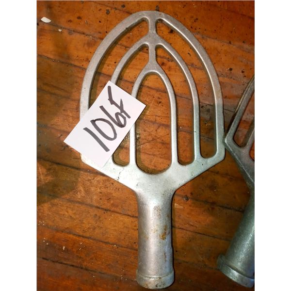 18.5" X 10" ALUMINUM MIXING PADDLE, FITS LOT 106 HOBART MIXER
