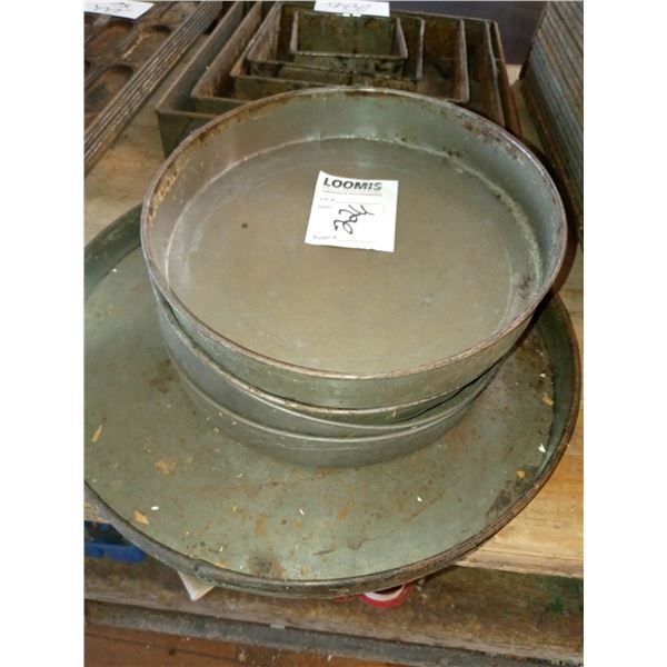 5 ASSORTED LARGE ROUND CAKE PANS