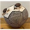 Image 2 : Fun Acoma Seed Pot with 3 Turtles and nice fine line work