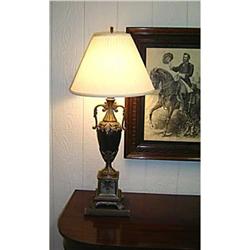 VINTAGE METAL URN SHAPE LAMP WITH BLACK ONXY #1573399