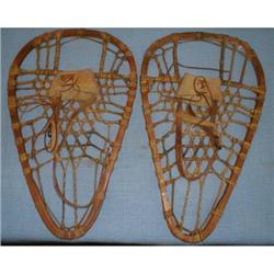 FINE PAIR OF EARLY BEAR PAW SNOW SHOES #1573477