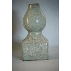 Chinese  celadon  gourd  vase #1584911