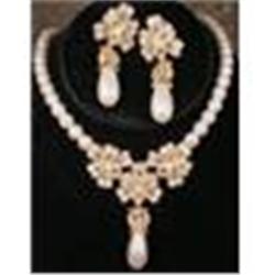 RHINESTONE Necklace & Earrings - GREAT SET #1585090