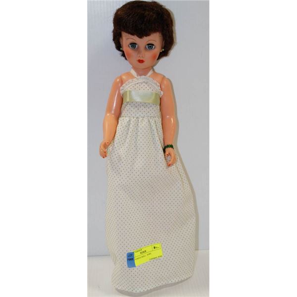 1940'S VOGUE DOLL.  #1002