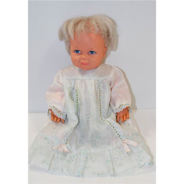 1977 KENNER "BABY WON'T LET GO"DOLL  #1105